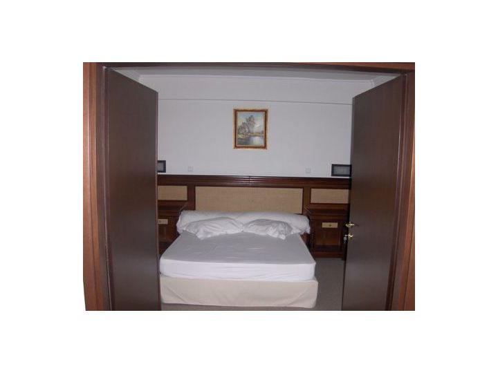 Hotel President, Scornicesti
