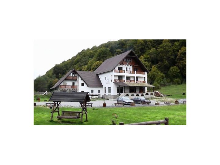 Hotel Roua sanzienelor, Sinca Noua