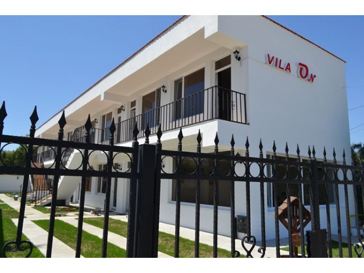 Vila ON, Navodari