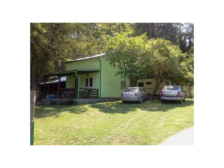 Vila Casa Bursucului, Eselnita