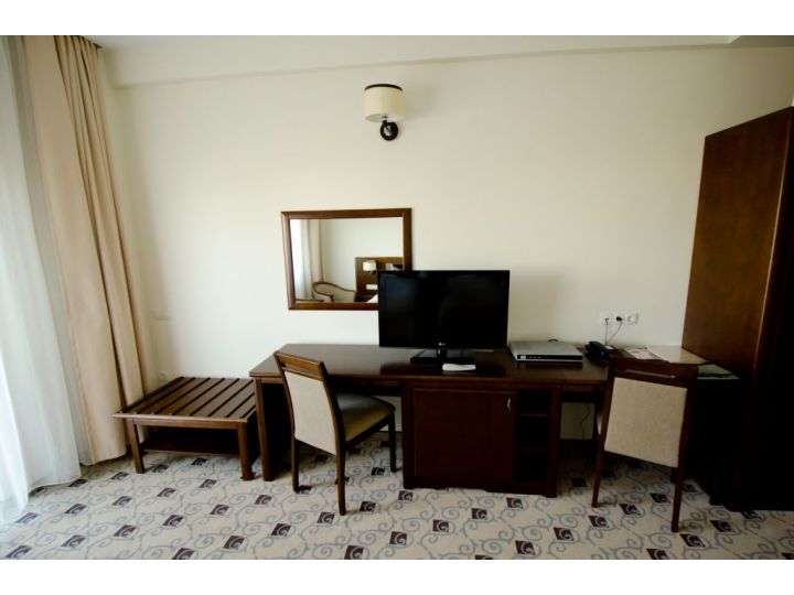 Hotel Mariko Inn, Roman - imaginea