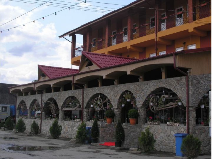 Hostel Hanul Ursilor, Vanatori Neamt - imaginea 