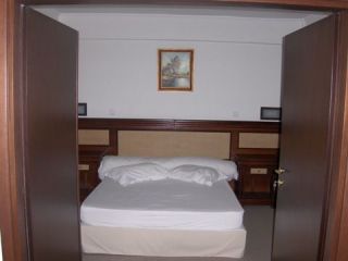 Hotel President, Scornicesti - 1