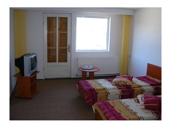 Camere de inchiriat Maracineanu Ana, Poiana Tapului - imaginea 