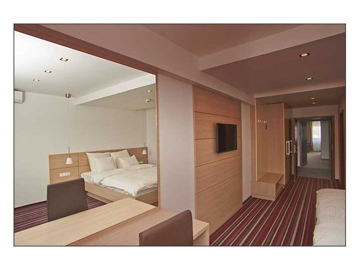Hotel Oscar, Campina - imaginea 