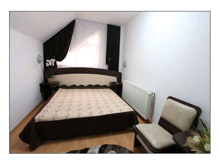 Camere de inchiriat Casa Galbena, Sinaia - imaginea 
