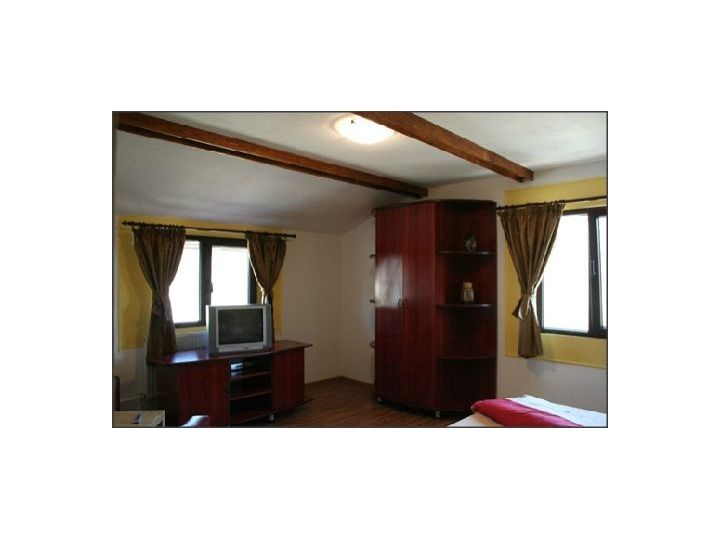 Hotel Casa Colinelor, Urlati - imaginea 
