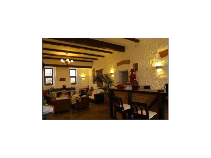 Hotel Conacul Dintre Vii, Urlati - imaginea 