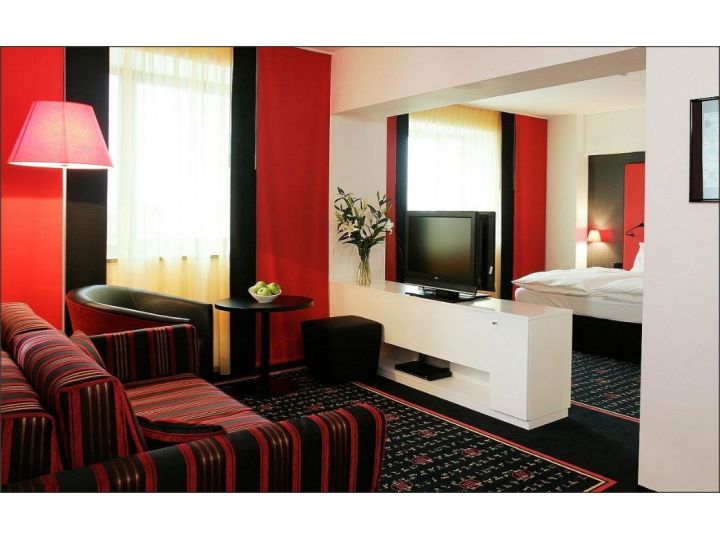 Hotel Vienna House Easy Airport Bucharest, Otopeni - imaginea 