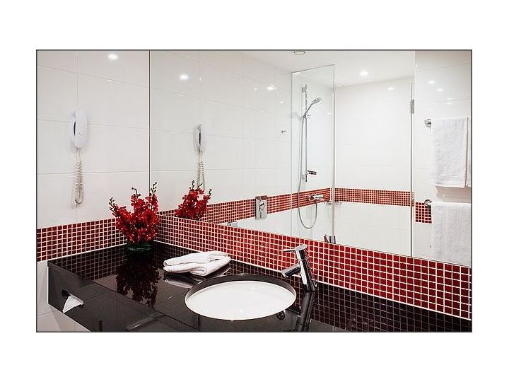 Hotel Vienna House Easy Airport Bucharest, Otopeni - imaginea 