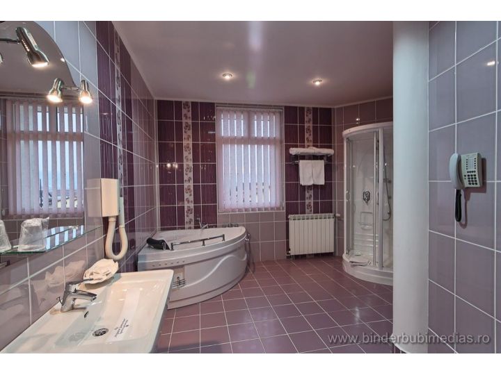 Hotel Binderbubi, Medias - imaginea 