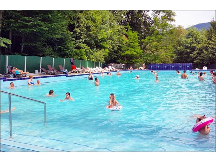 Popasul turistic Strand Termal Caciulata, Calimanesti-Caciulata - imaginea 