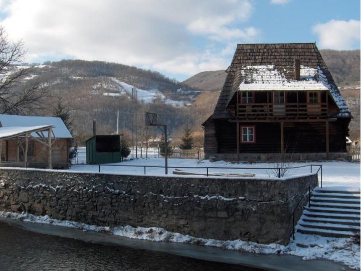 Pensiunea Iubu, Valea Draganului - imaginea 