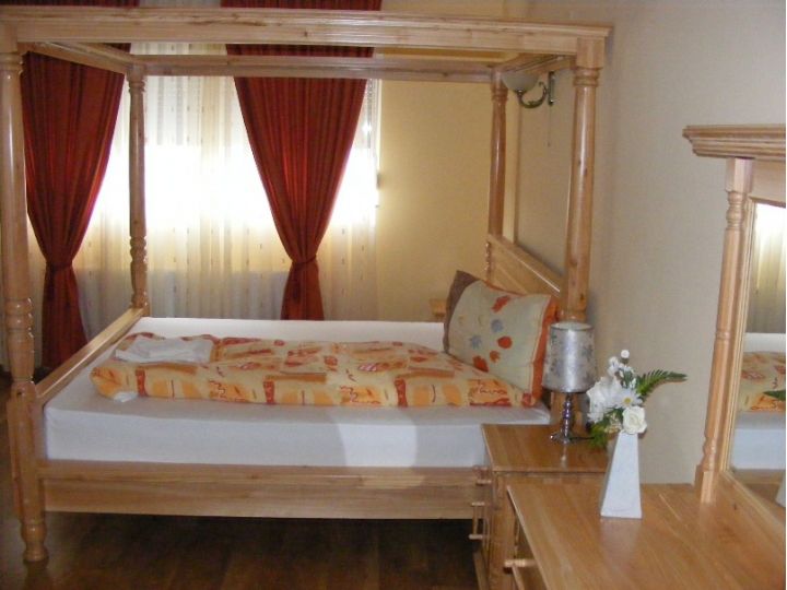 Hotel President, Cugir - imaginea 