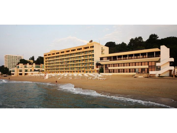 Hotel Marina, Sunny Day - imaginea 