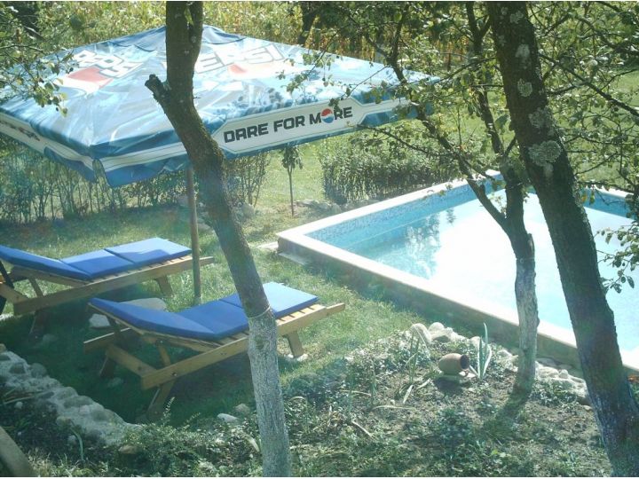 Camere de inchiriat casa de vacanta rustica, Valcea - imaginea 