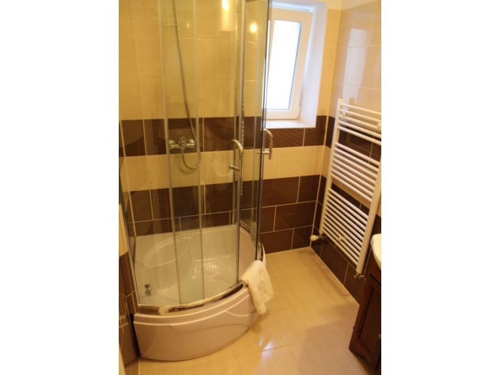 Apartamentul Fabini, Medias - imaginea