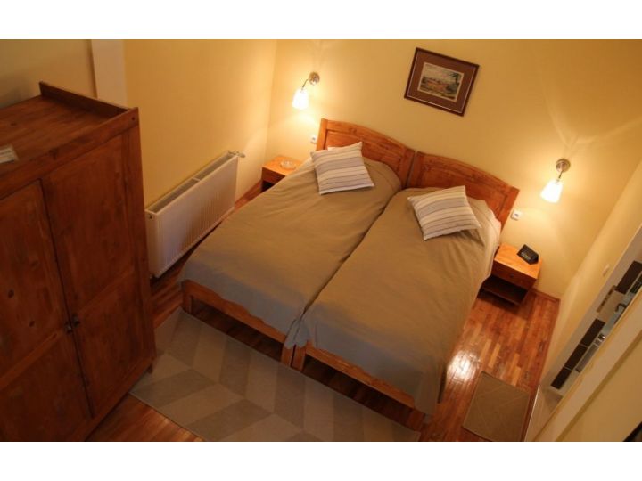 Apartamentul Fabini, Medias - imaginea