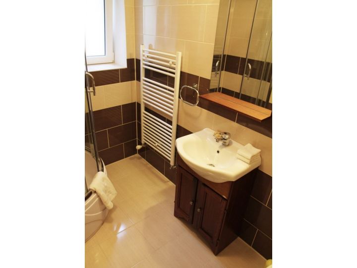 Apartamentul Fabini, Medias - imaginea