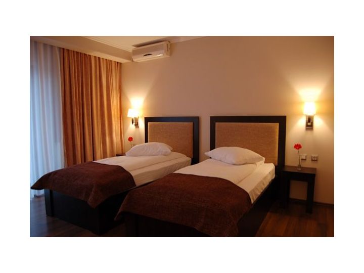 Hotel Krystal, Hunedoara Oras - imaginea 