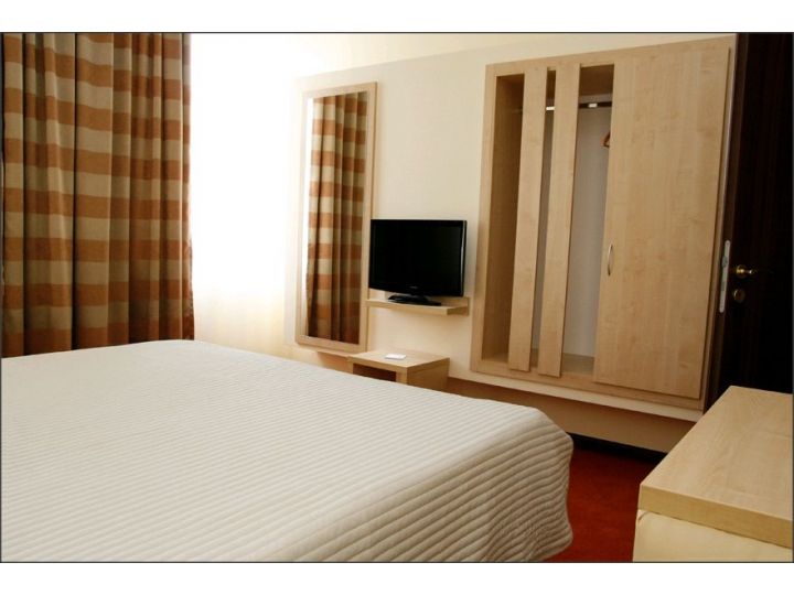Hotel Capitol, Bucuresti - imaginea 
