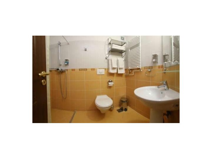 Hotel Iasicon, Lacu Rosu - imaginea 