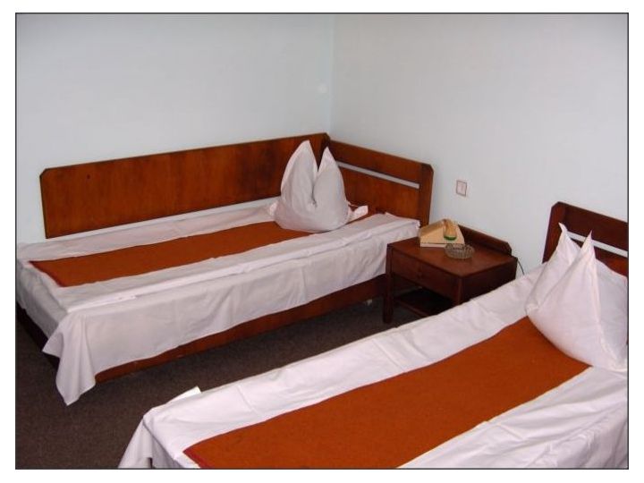 Hotel Flora, Lacu Sarat - imaginea 