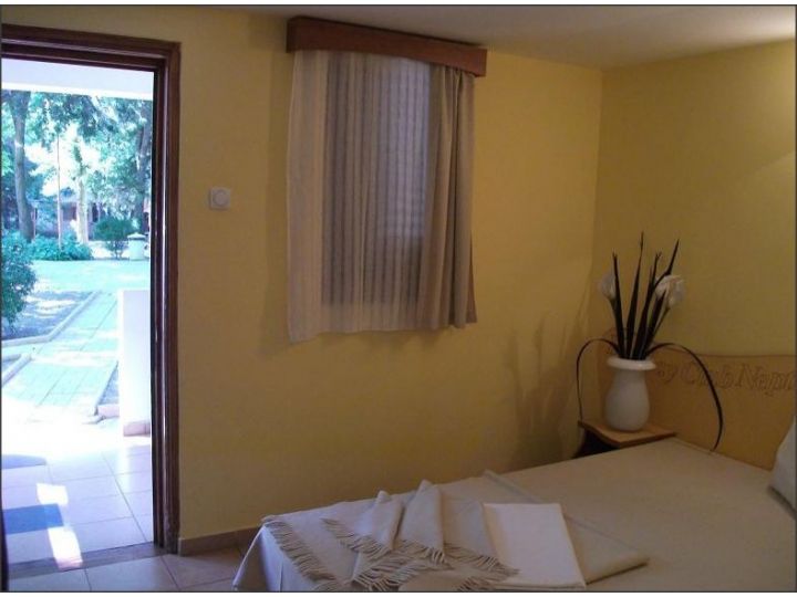 Bungalow Holiday Club Neptun, Neptun - imaginea