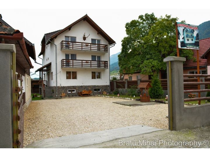 Camere de inchiriat Casa Doi Crai, Zarnesti - imaginea 