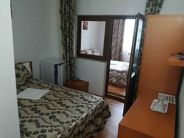 Pensiunea Casa Evelin, 2 Mai - imaginea 