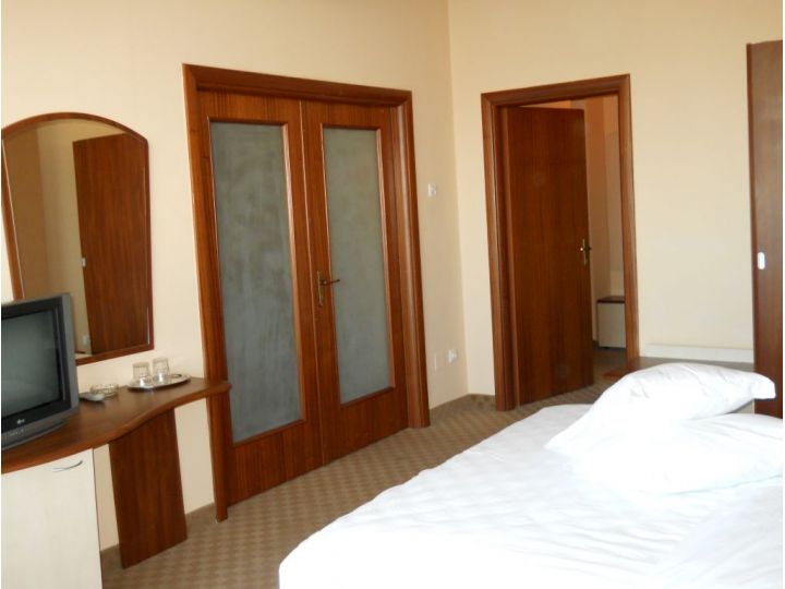 Hotel Amfiteatru, Calafat - imaginea 