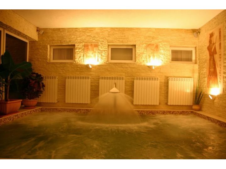 Hotel Four Seasons, Vartop - imaginea 