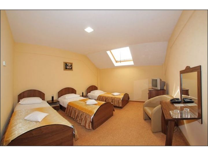 Hotel Edelweiss, Medias - imaginea 