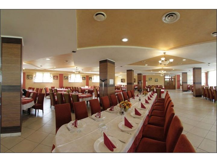 Hotel Edelweiss, Medias - imaginea 