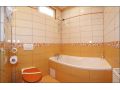 Hotel Edelweiss, Medias - thumb 12