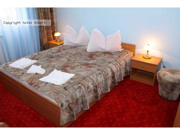 Hotel Q, Neptun - imaginea