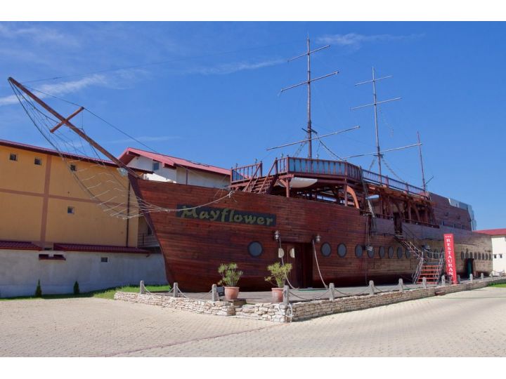 Complex turistic Corabia Piratilor, Mamaia - imaginea 