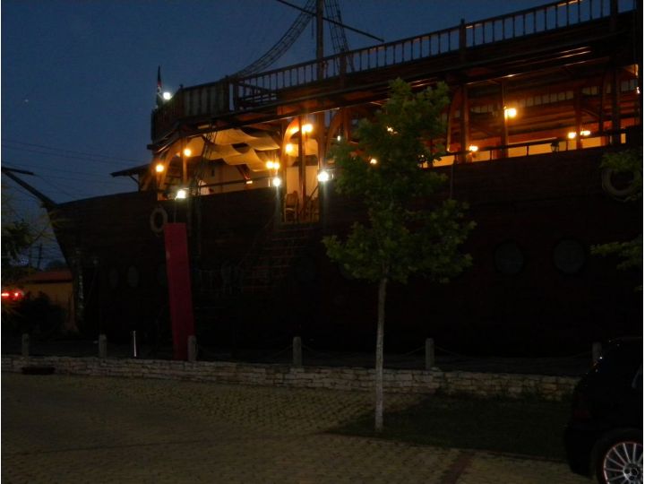 Complex turistic Corabia Piratilor, Mamaia - imaginea 