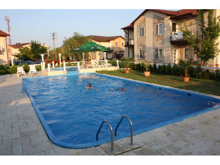 Complex turistic Corabia Piratilor, Mamaia - imaginea 