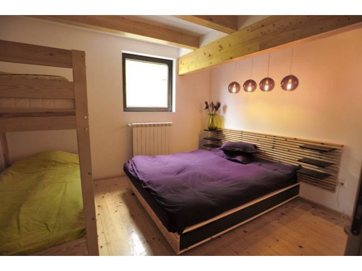 Vila Negras, Valea Doftanei - imaginea 