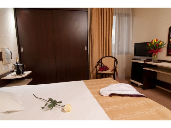 Hotel Rapsodia, Botosani Oras - imaginea 