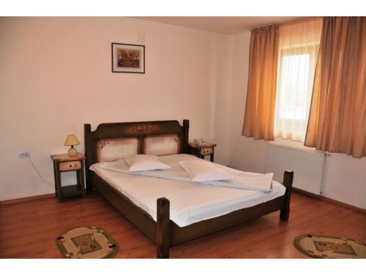 Complex turistic Panicel, Rasnov - imaginea 