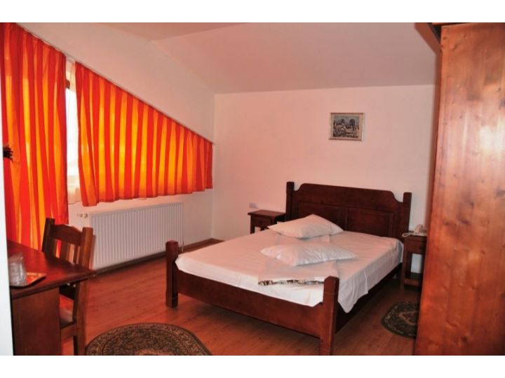 Complex turistic Panicel, Rasnov - imaginea 
