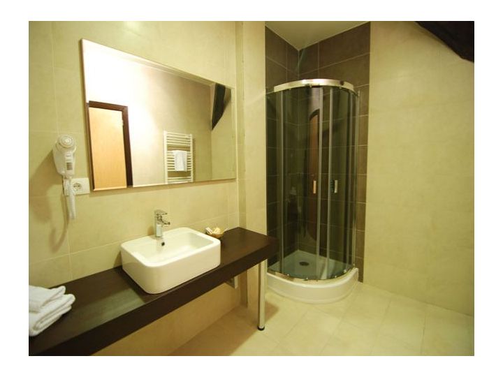 Hotel Ave Lux, Sacele - imaginea 