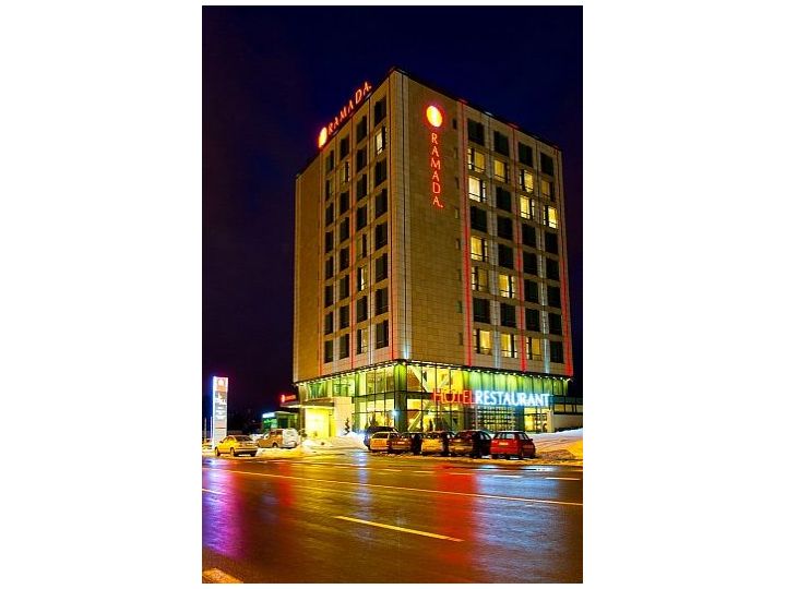 Hotel HP Tower One, Sacele - imaginea 