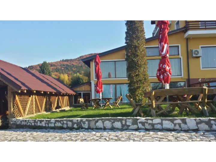 Pensiunea Poiana Izvorului, Sambata de Sus - imaginea 