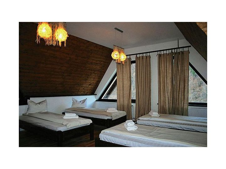 Cabana Taverna Pietrei Craiului, Zarnesti - imaginea 