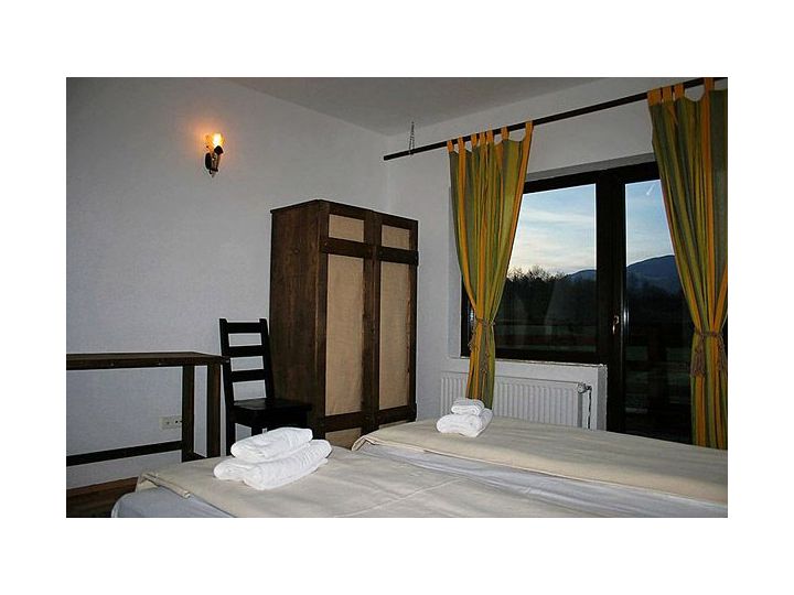 Cabana Taverna Pietrei Craiului, Zarnesti - imaginea 