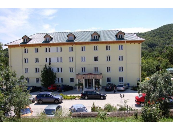 Hotel Montana, Sarata Monteoru - imaginea 