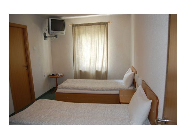 Hotel Montana, Sarata Monteoru - imaginea 
